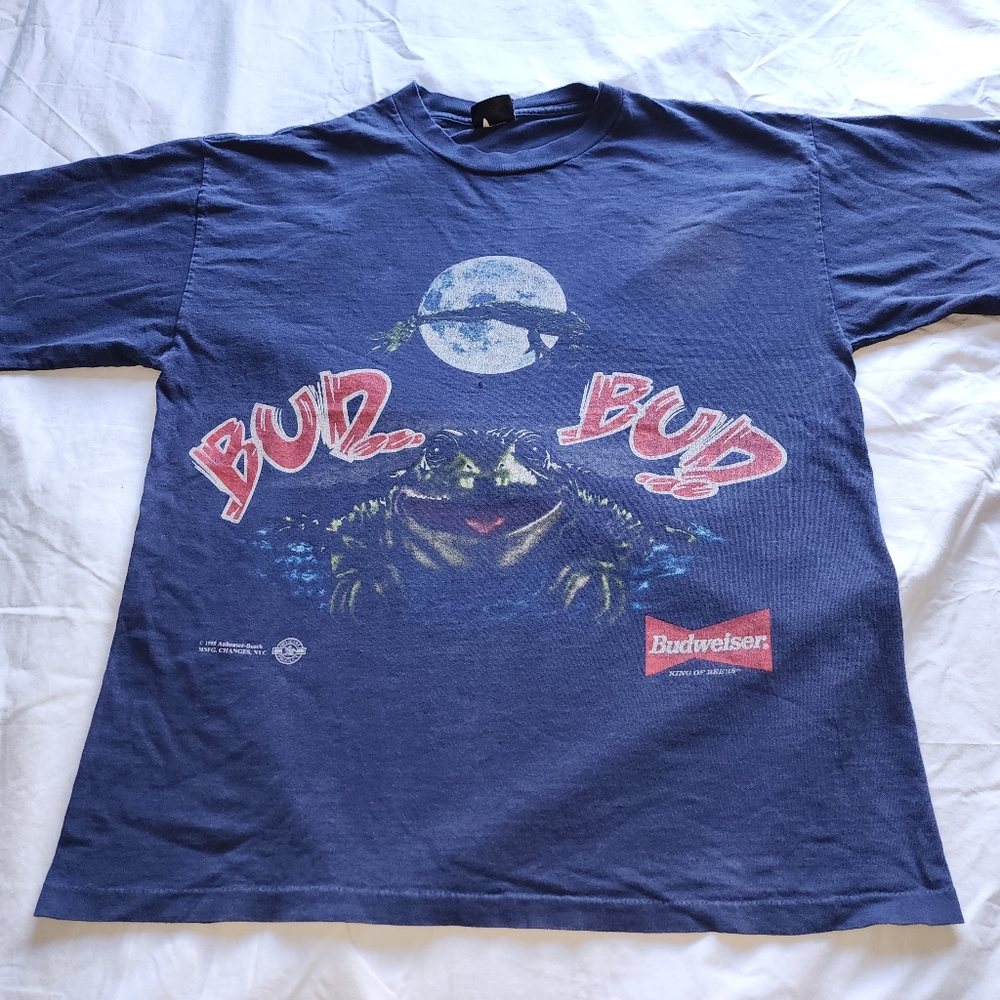 Changes 1995 Vintage Budweiser Frogs Graphic T-Shirt in Blue Xlarge